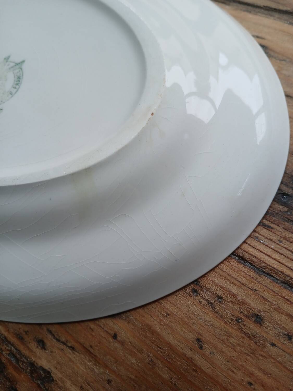 Moulin des Loups presentation dish tablecloth model