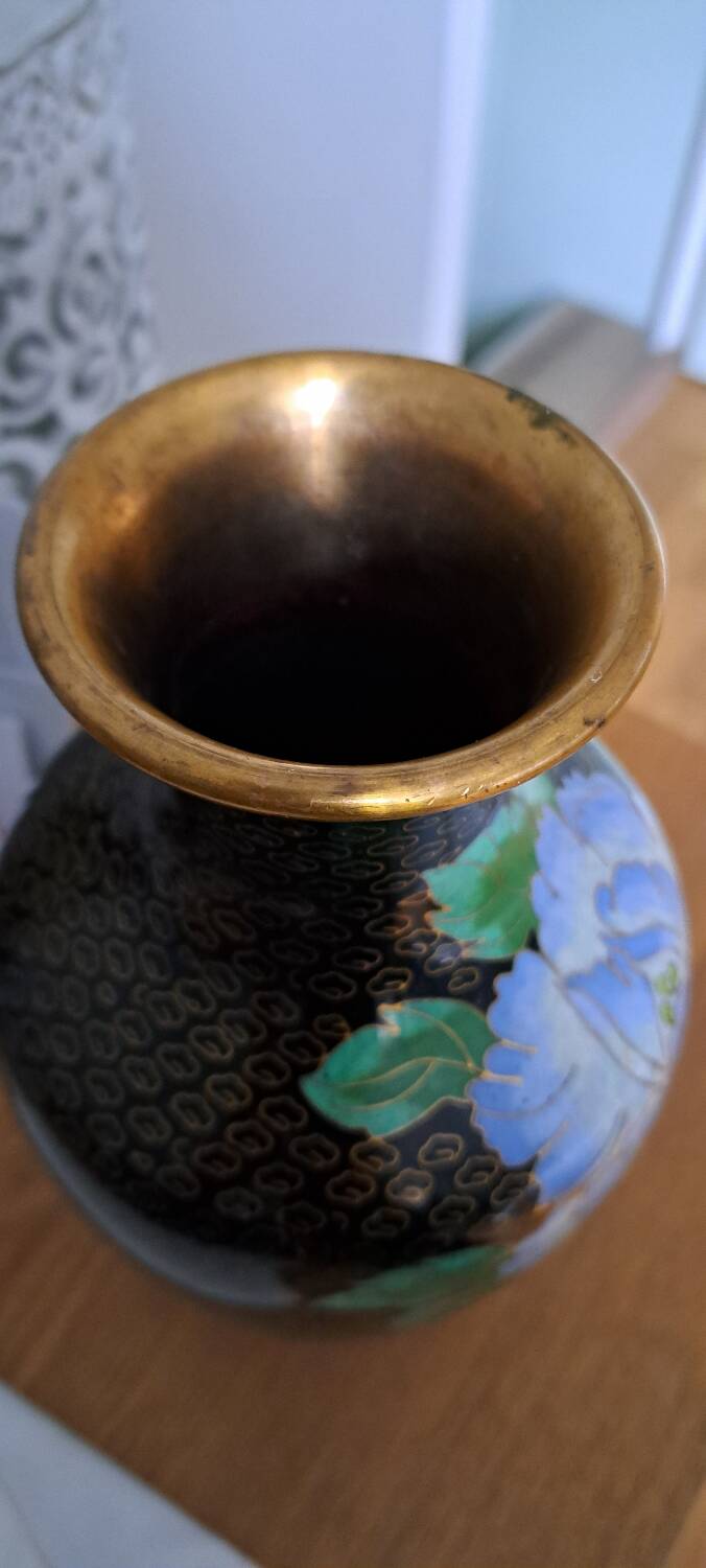 Chinese cloisonné vase
