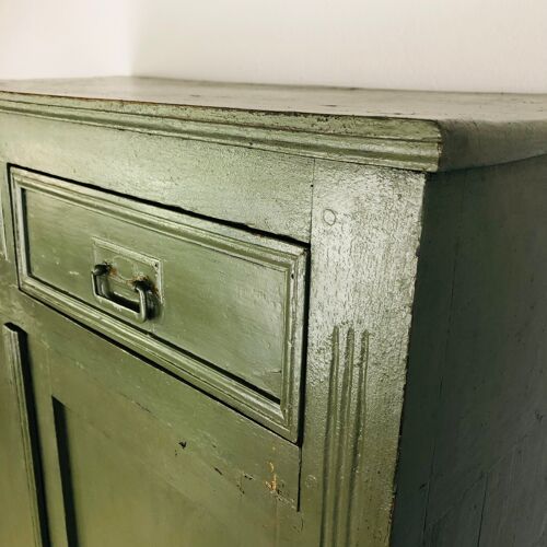 Armoire peinte en brocante antique - vert