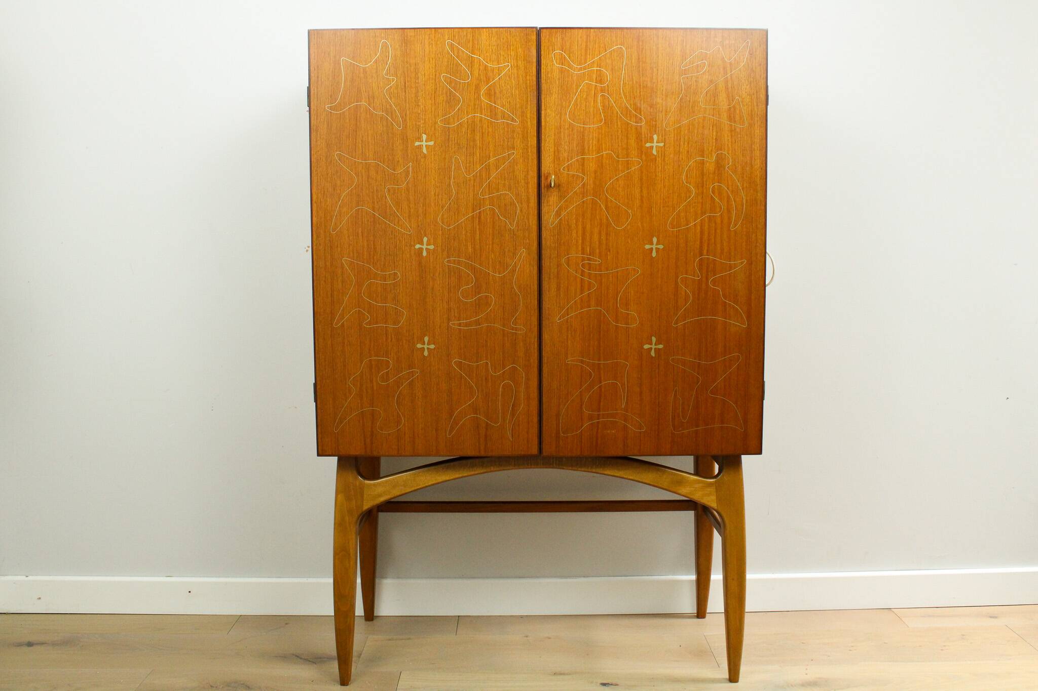 Rare armoire à cocktails/boissons vintage du milieu du siècle par AB Forenade Mobelfabrik