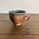 Grande tasse en grès Pierre Digan – bleu gris et terre cuite