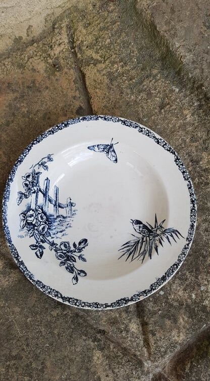 Lot de 2 assiettes E.Bourgeois