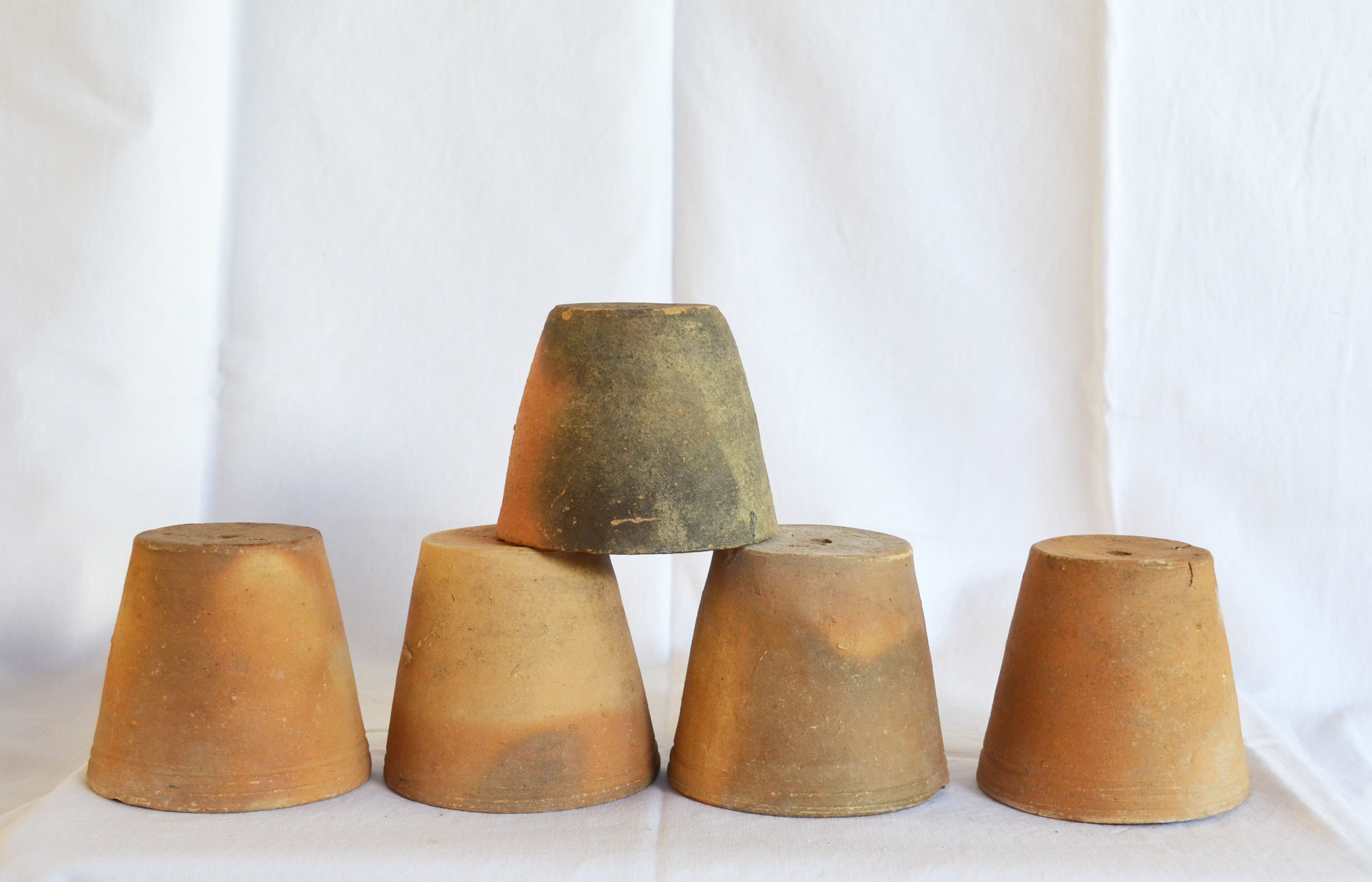 5 old terracotta pots