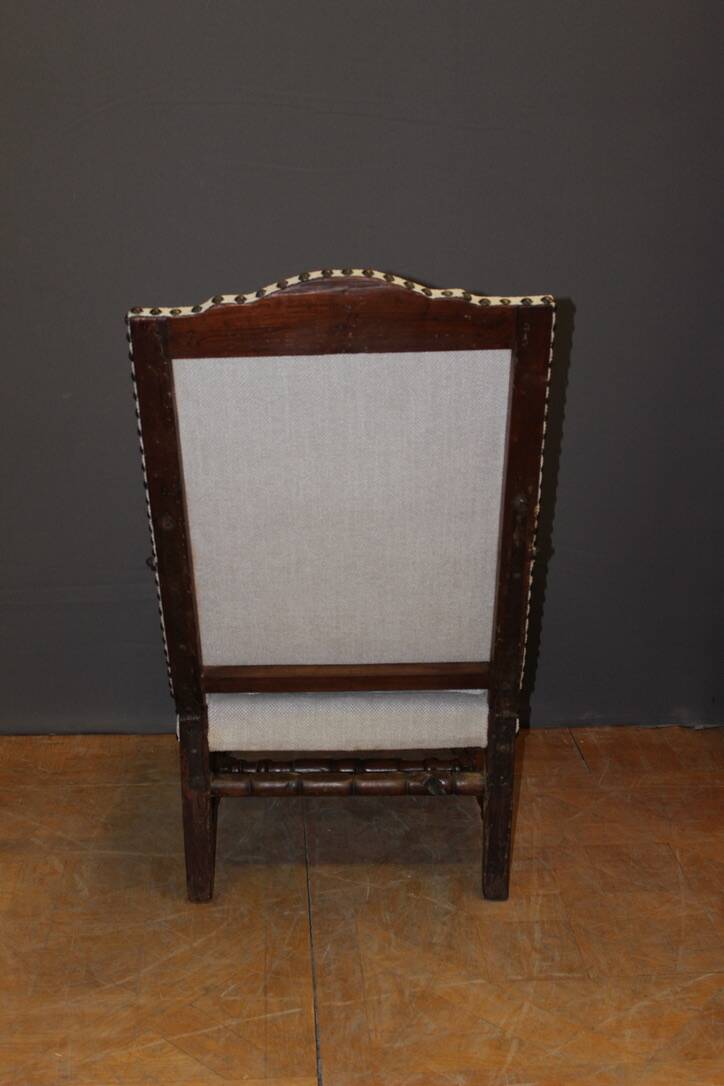 Louis xiv period rack armchair in walnut