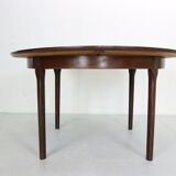 Scandinavian Modern Extendable Oval/Round Dinning Table, 1960, Denmark