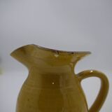 Pichet en céramique jaune