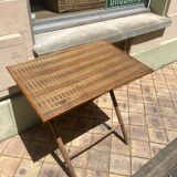 Folding table