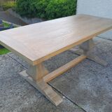 Dining table style solid oak monastery