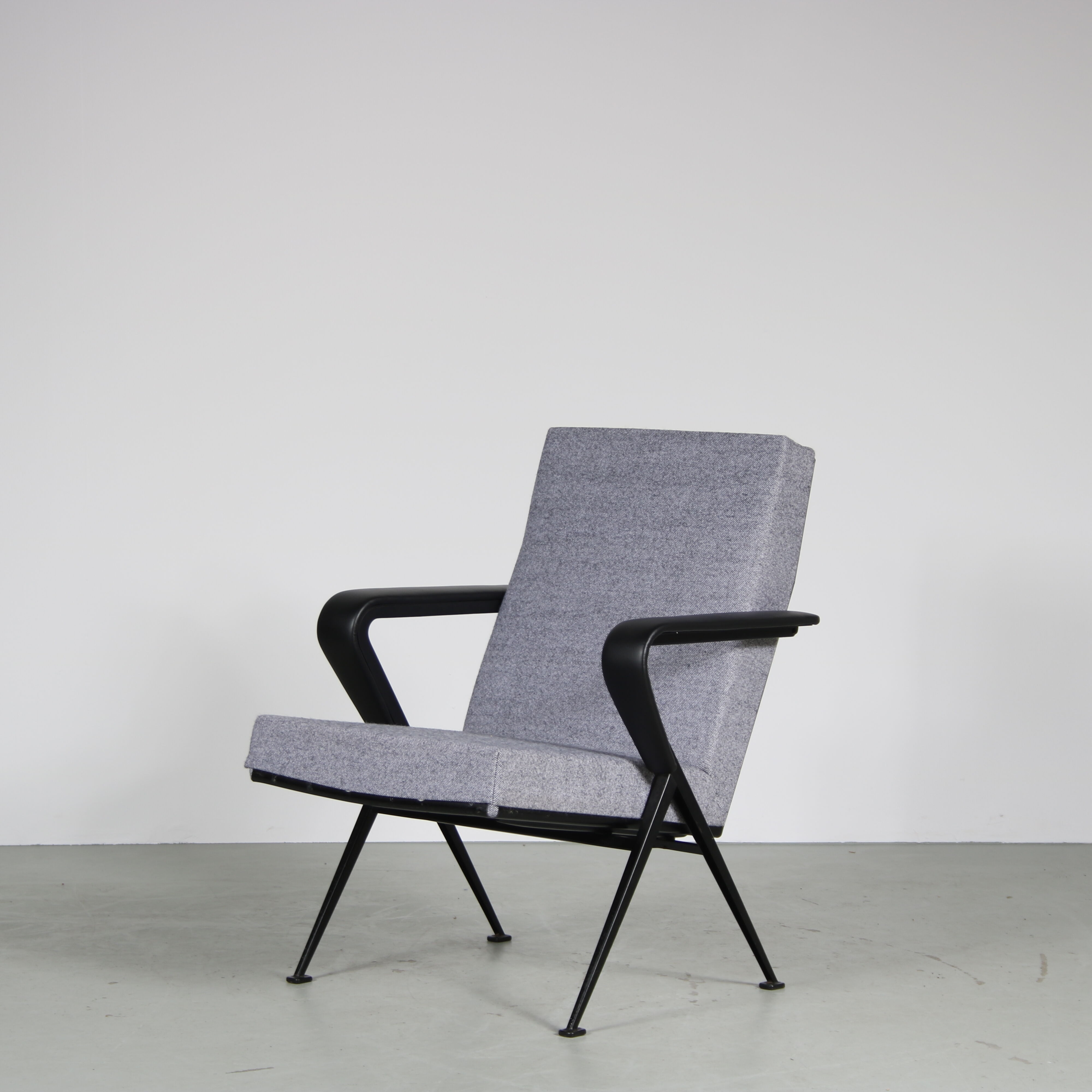 “Repose” Chair by Friso Kramer for Ahrend de Cirkel, Netherlands 1960