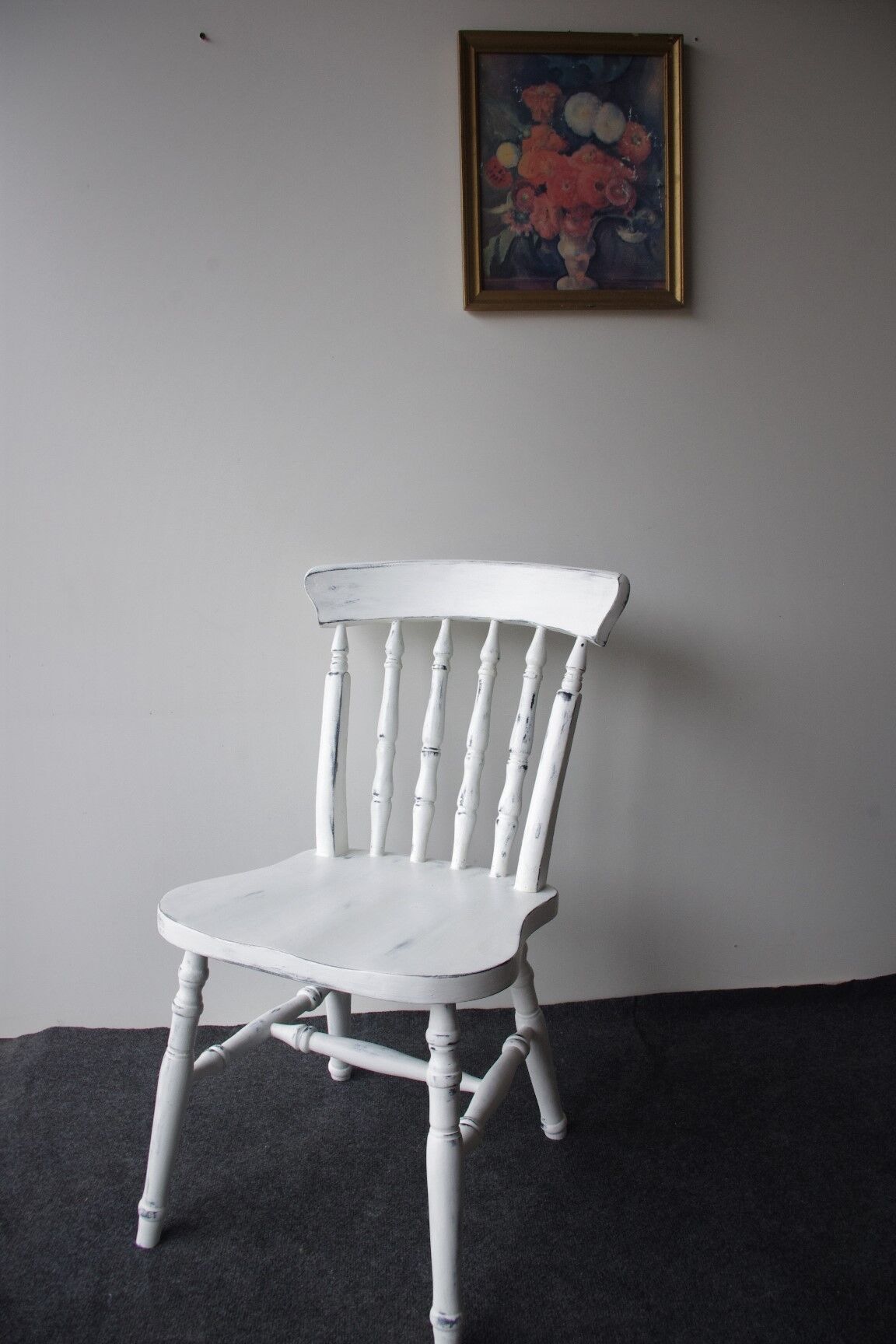 Chaise en bois blanc