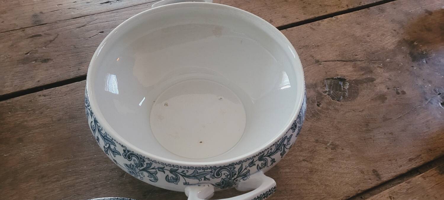 St Amand soup tureen