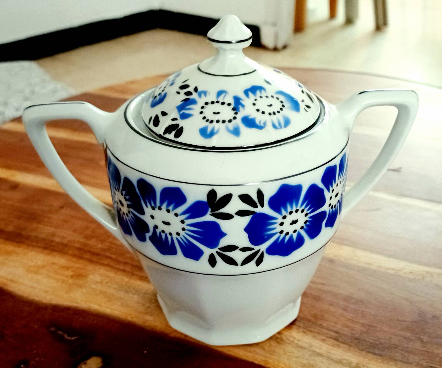 Sugar bowl and milk jug in the style of the Moulin des Loups