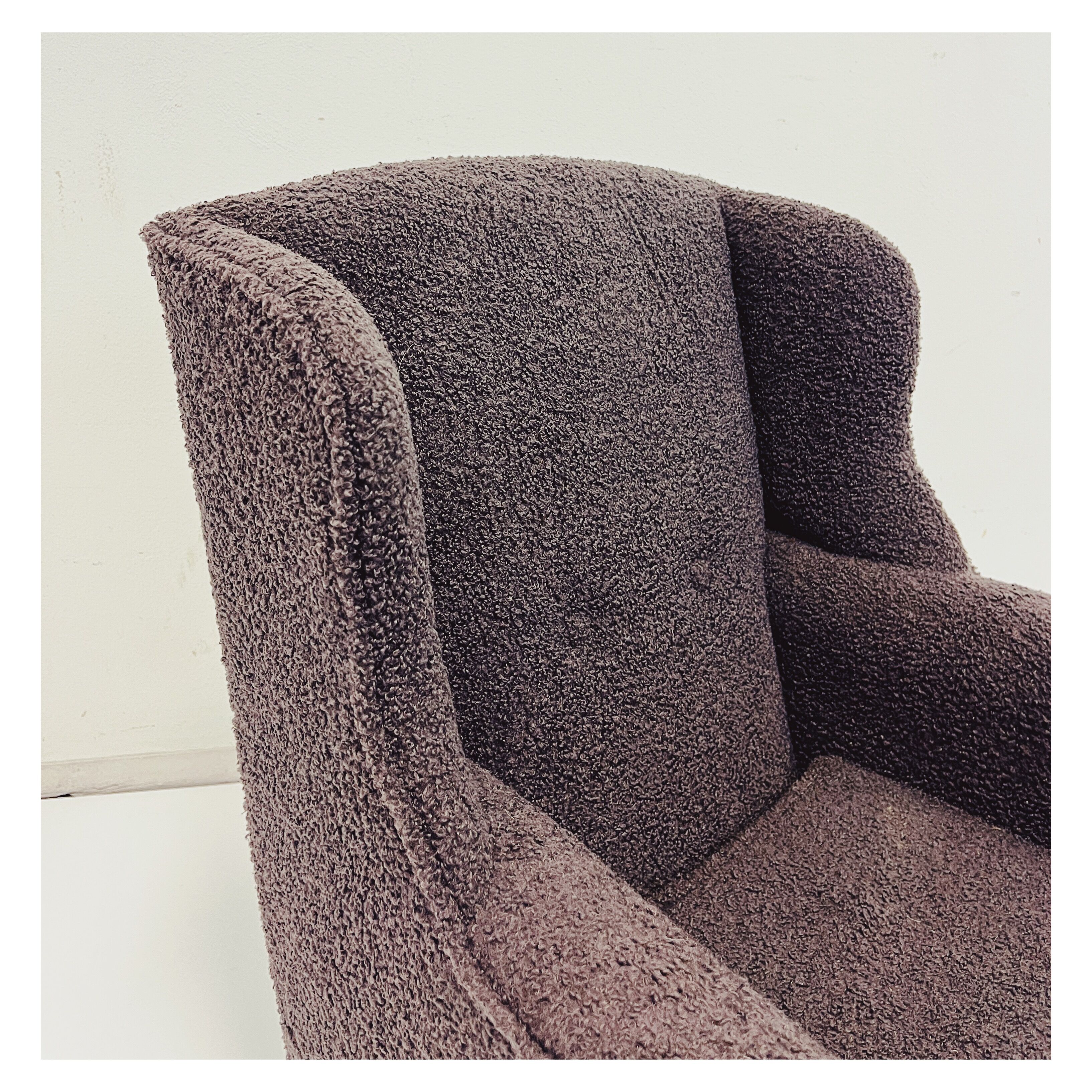 Children chair bouclé