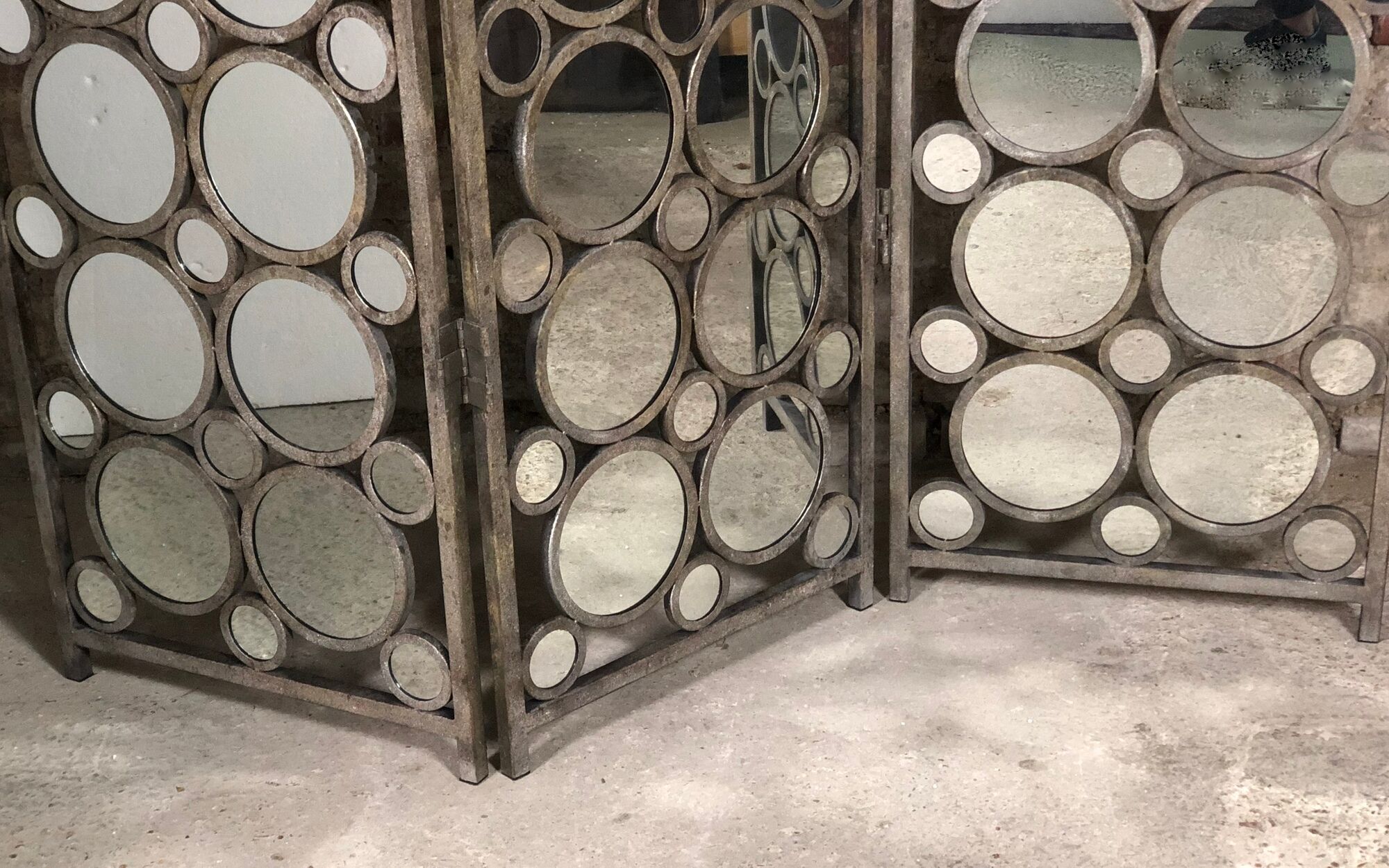 Screen 3 panels of round mirrors frame metalized iron aged
