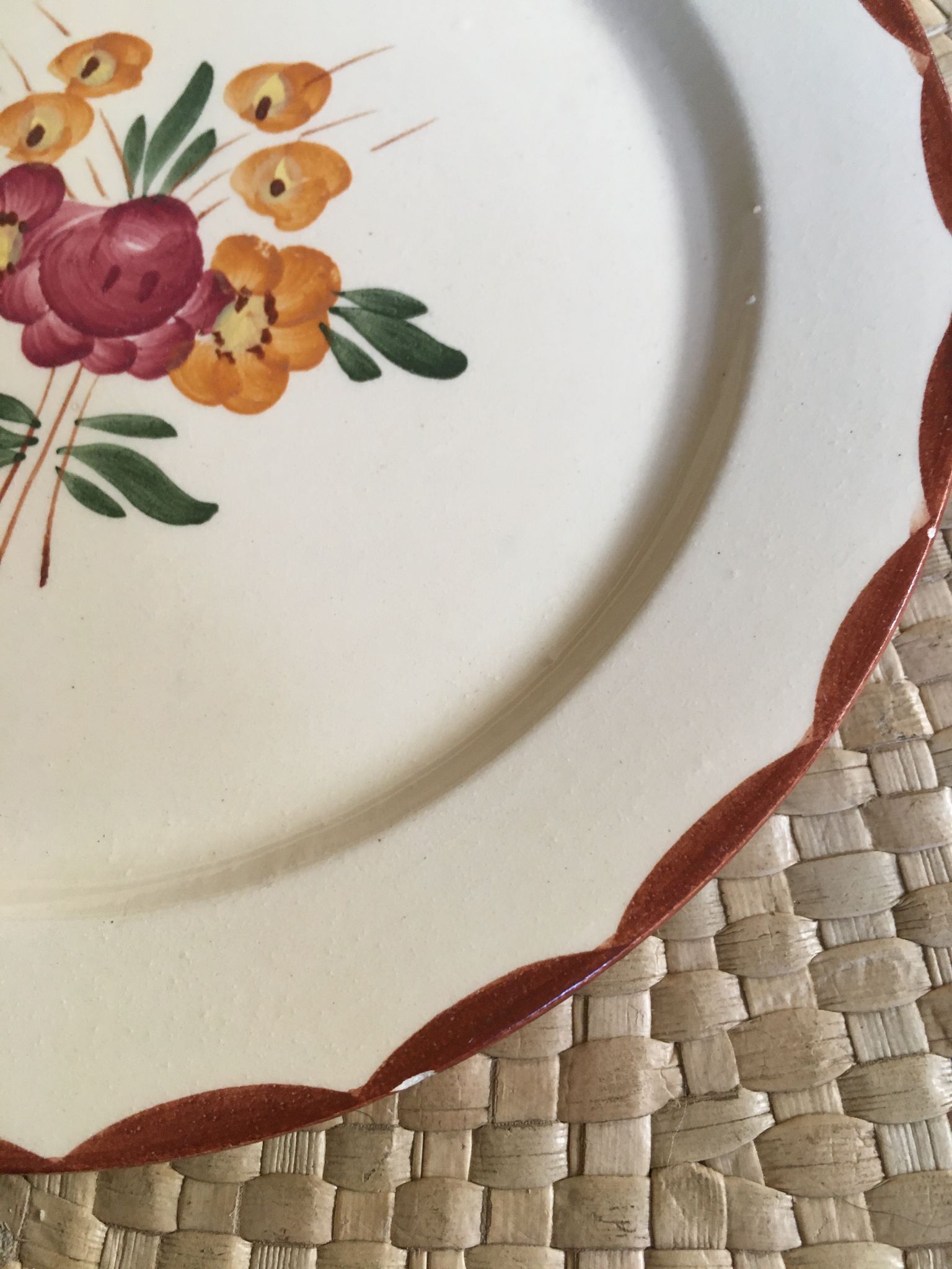 Series of 8 dessert plates