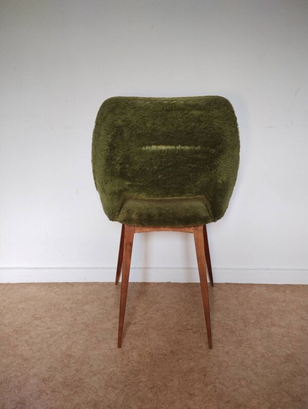 Chaise tonneau moumoute