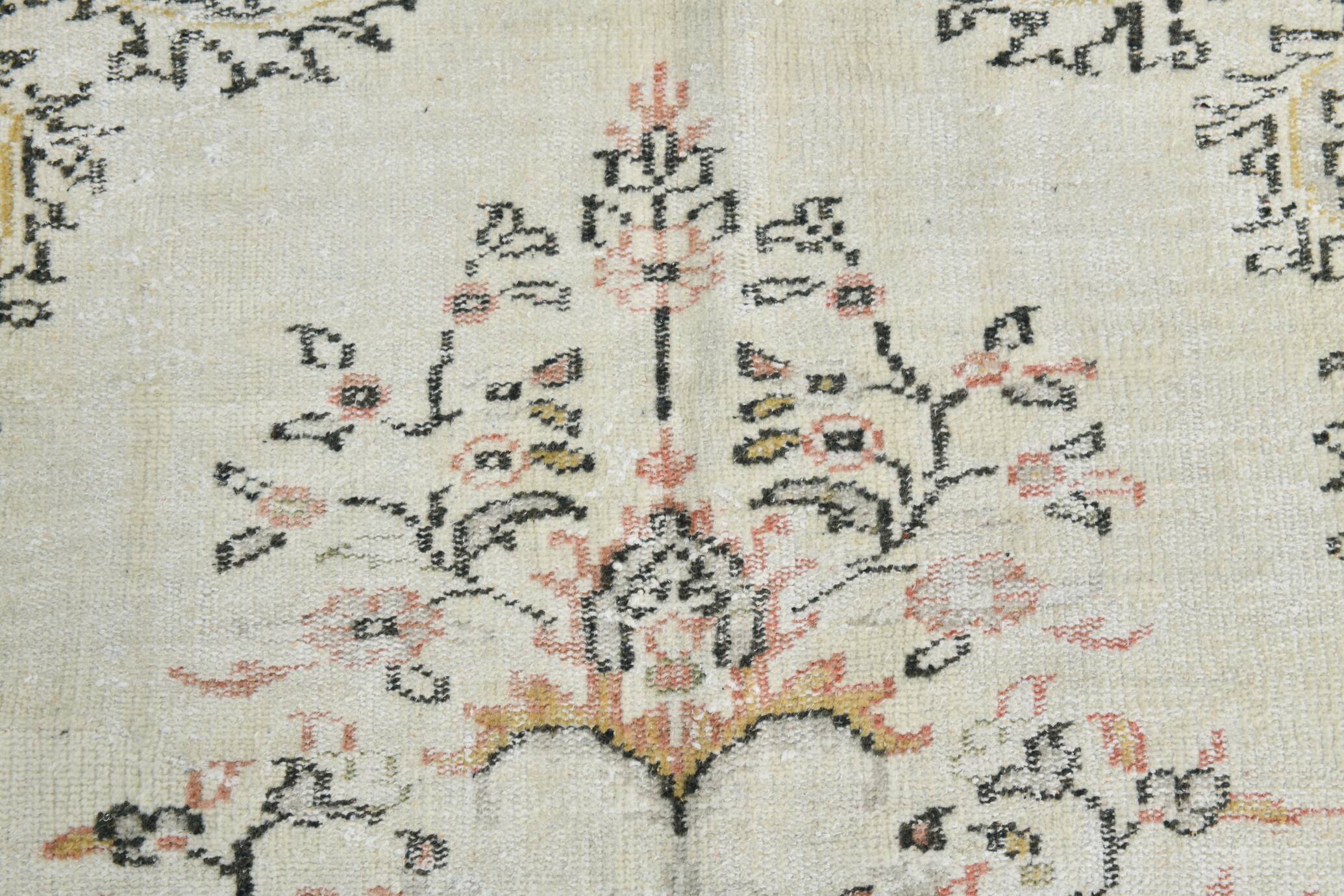 6x9 Persian Classic Cream & Black Vintage Rug, 183x287Cm