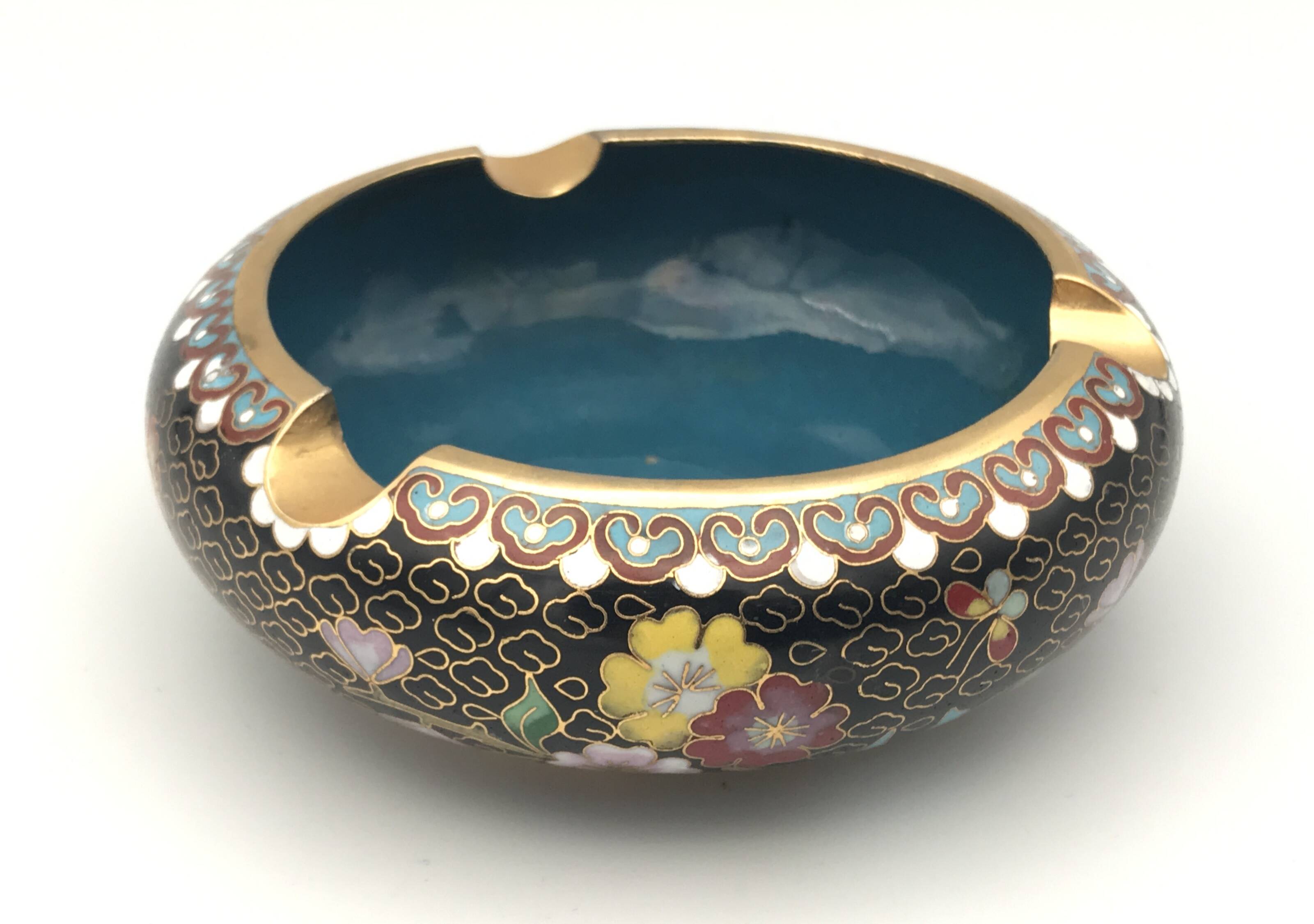 Ashtray, pocket emptier in brass and cloisonné enamel, floral decoration, China
