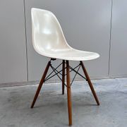 Set of 10 fibreglass & walnut DSW chairs, Charles & Ray Eames, Herman Miller, 60s-70s