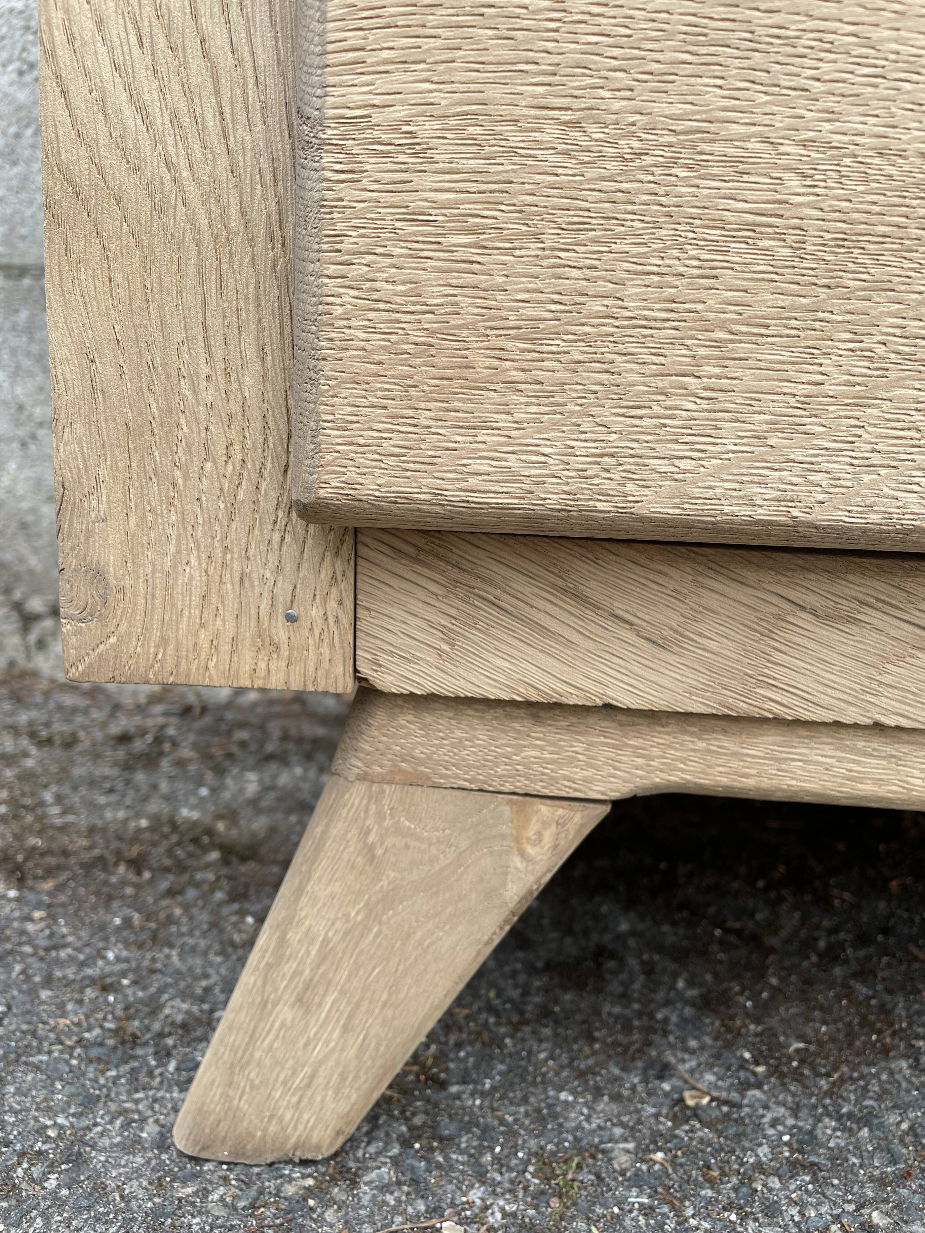 Commode vintage à 4 tiroirs aérogommée