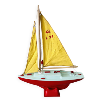 Giraud Sauveur F28 series VP30 basin sailboat, vintage toy