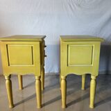 Paire de chevets vintage en bois sculpté – Finition jaune solei