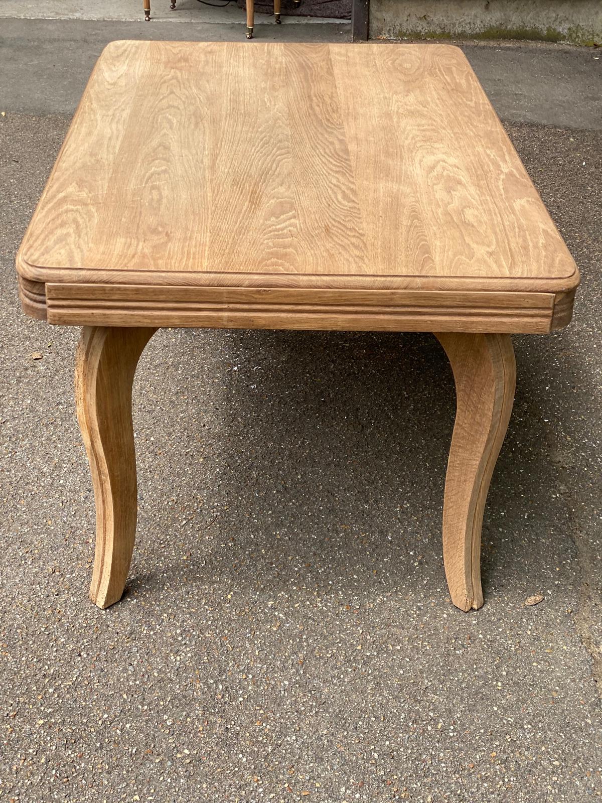Renovated Art Deco extendable dining table in solid oak and pine from the 1960s.
