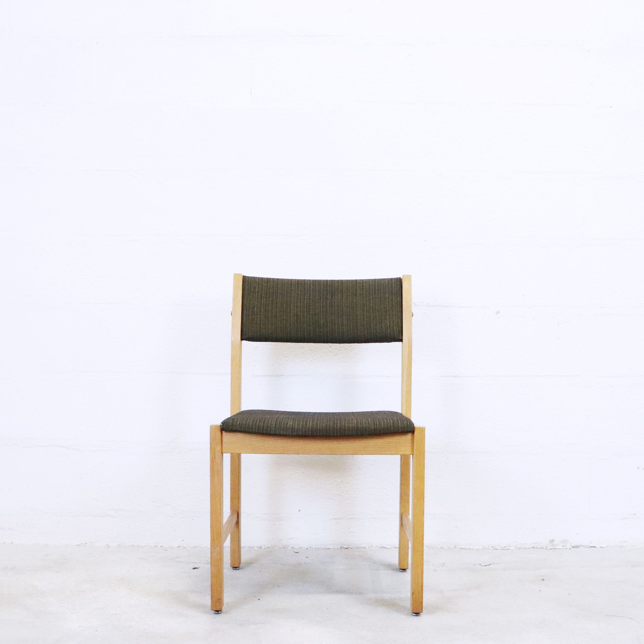 Jeu de chaises scandinave Suède 1960