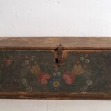 Malle ancienne verte avec détails floraux, c.1920