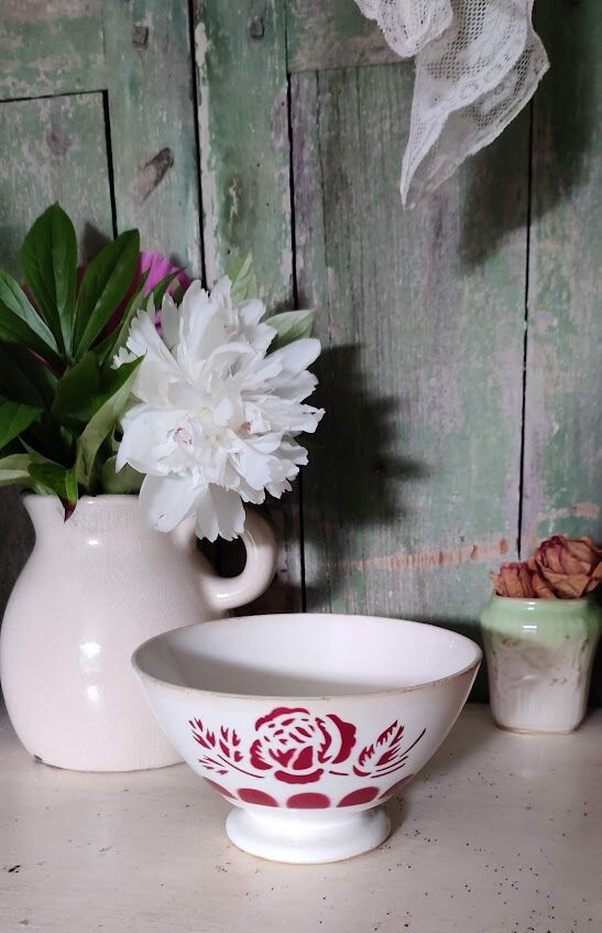 bowl in Digoin style