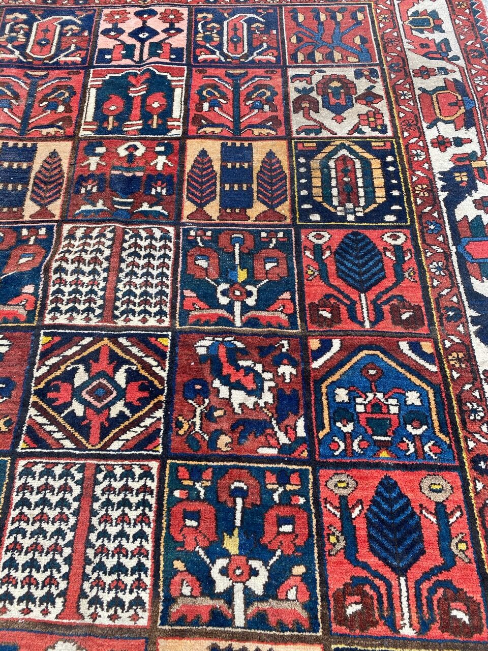 Persian carpet Bakhtiar 222x302