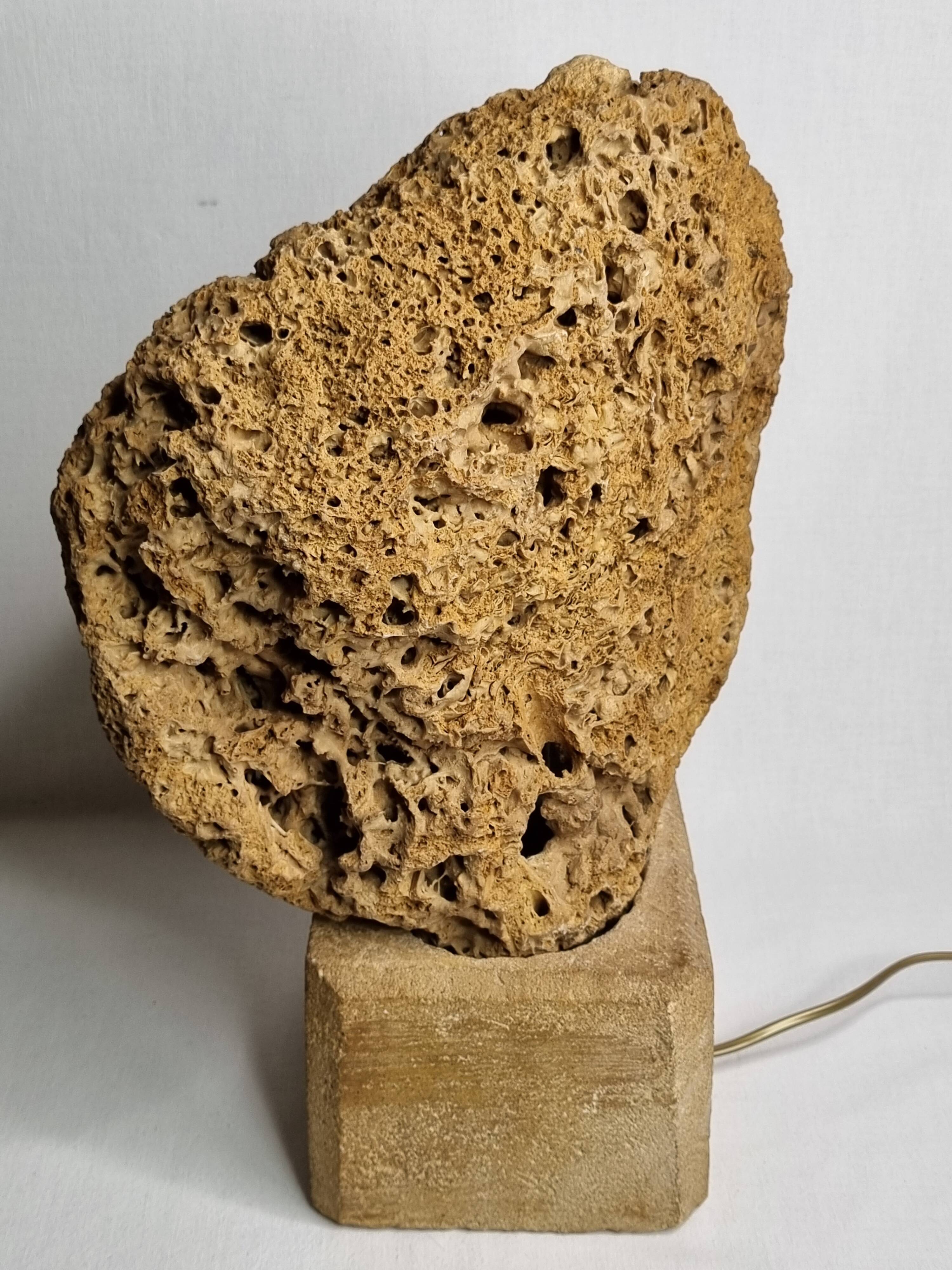 Sculptural lamp in openwork mineral concretion, brutalist style – 42 cm