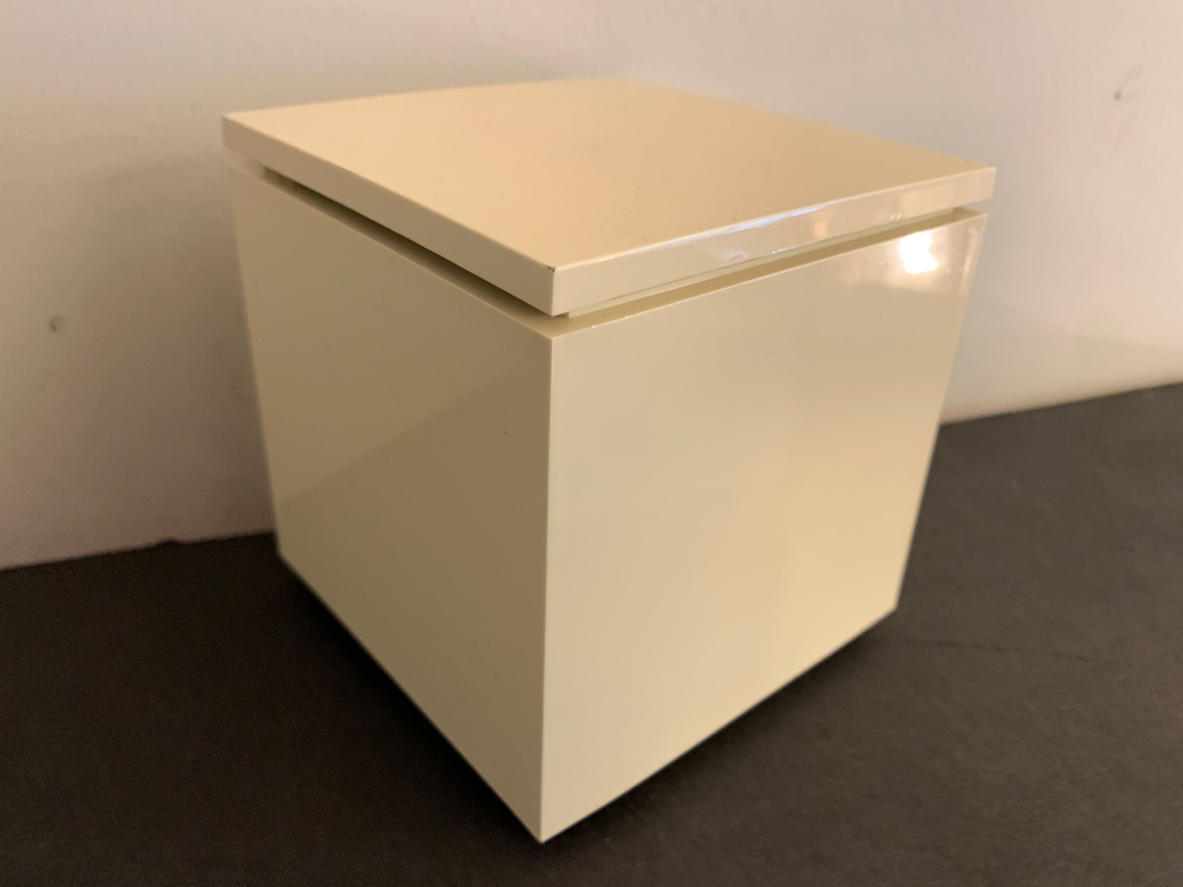 Italian cube lamp Cuboluce, first edition of 1972