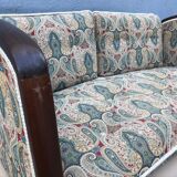 Bench reads art deco