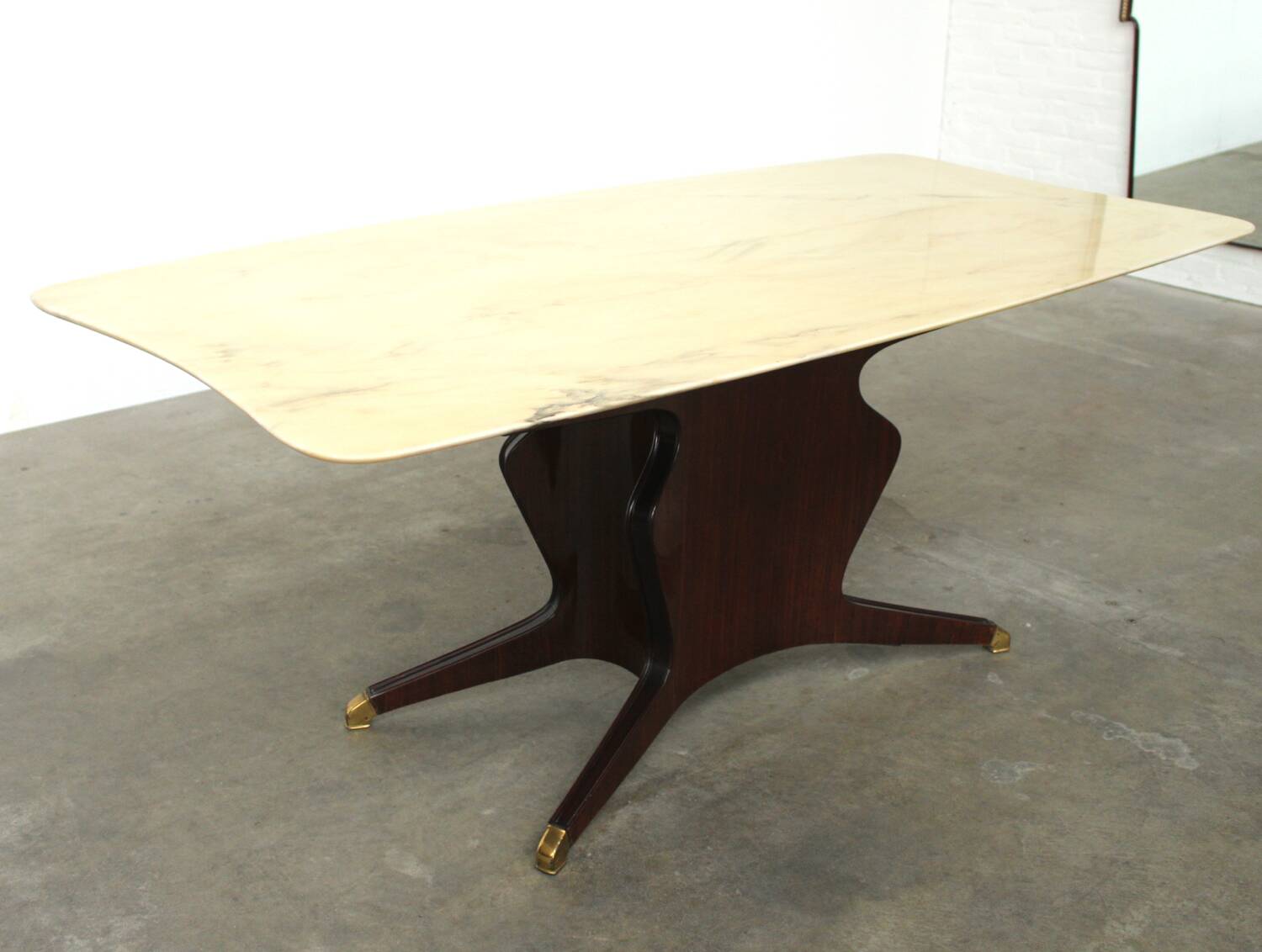 Dining Table by Osvaldo Borsani in mahogany and onyx top