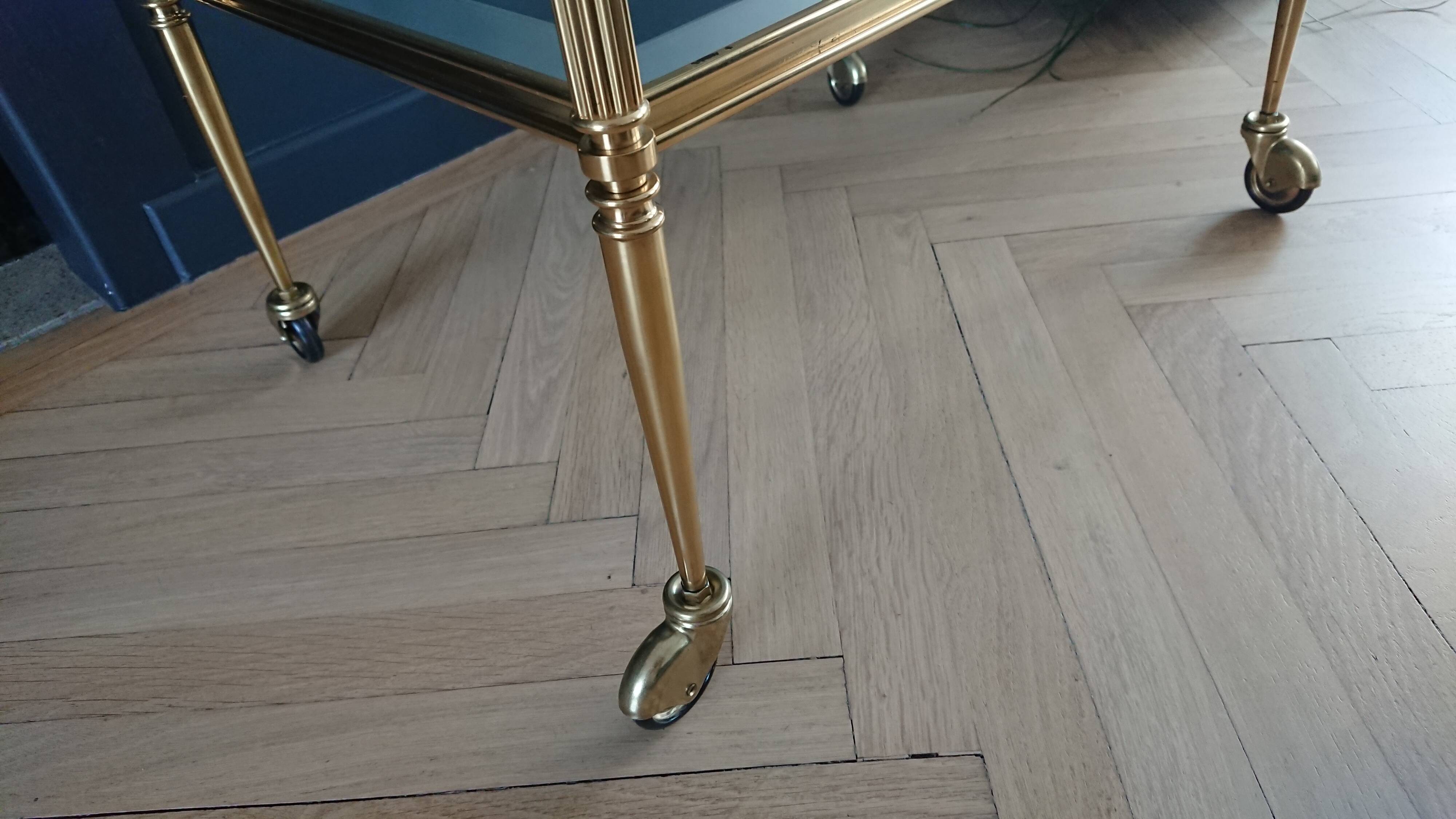 Rolling dessert with removable gold metal tray