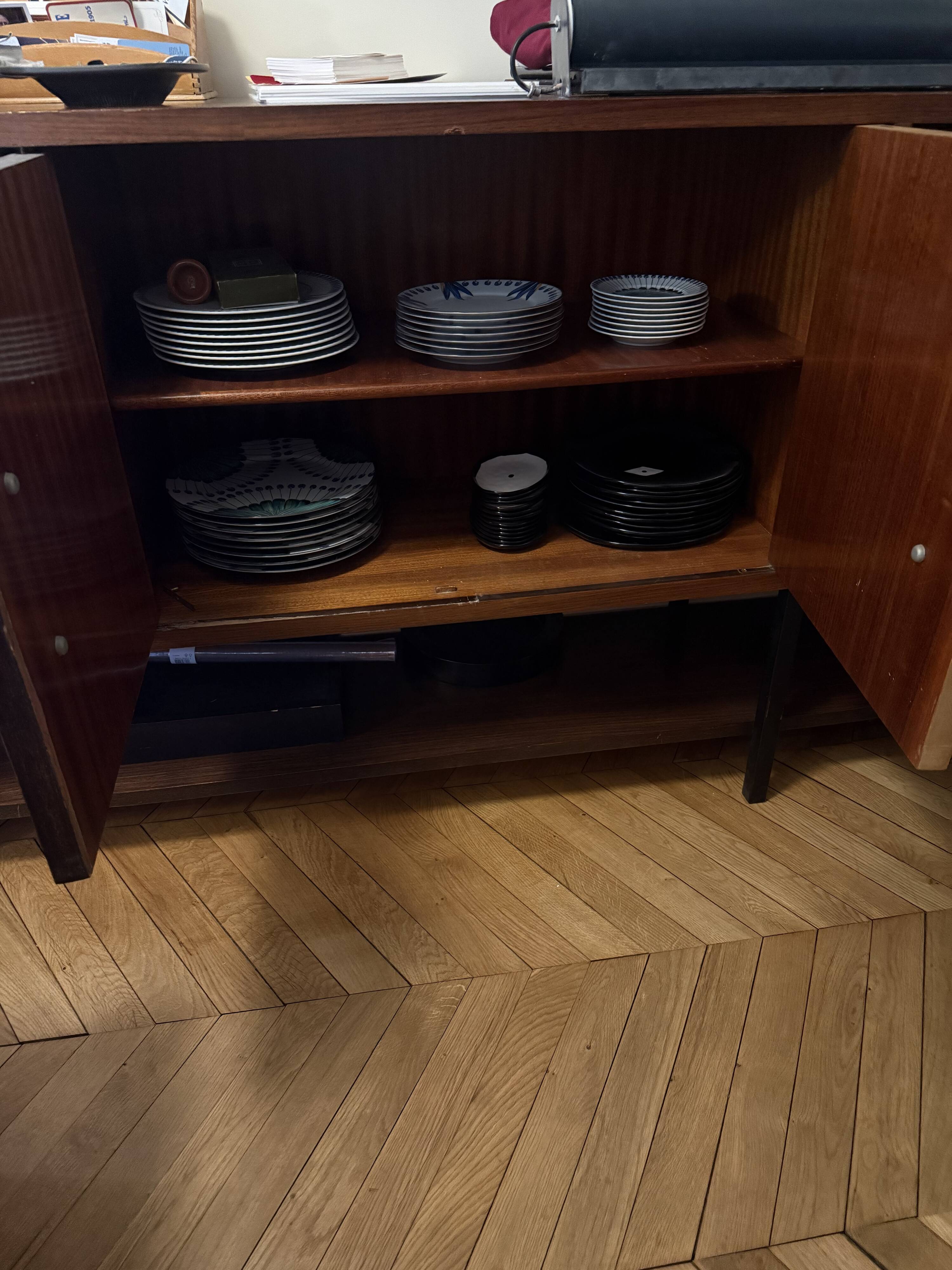Grande enfilade en placage de palissandre et frêne