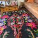 Tapis en laine tissé à la main, fond noir avec fleurs colorées