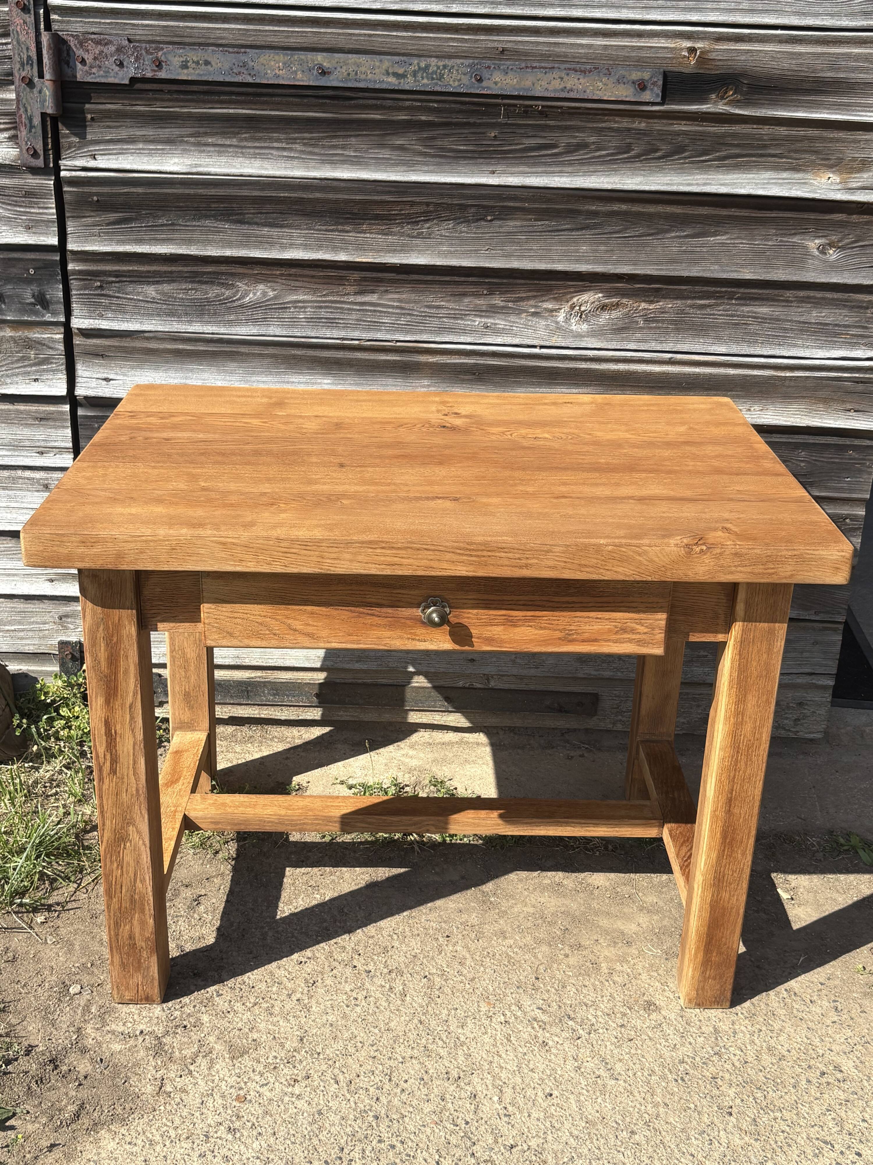 Table / Bureau ancien rénové – Pièce unique