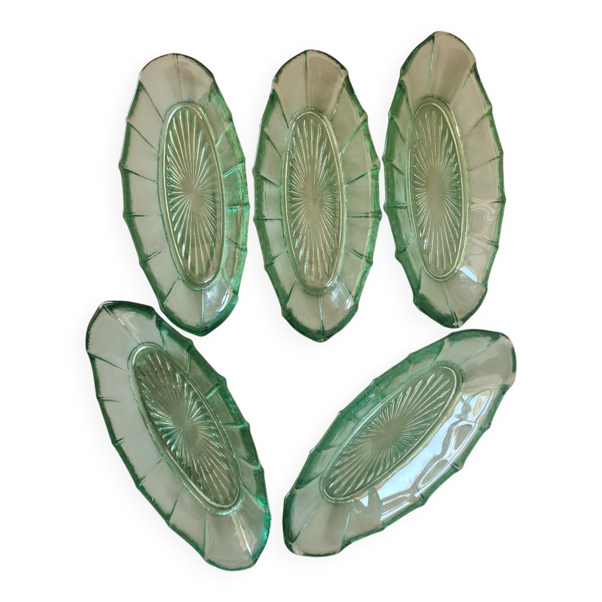 Ensemble de 5 petits plats en verre
pressé vert - Style Art Déco / Vin