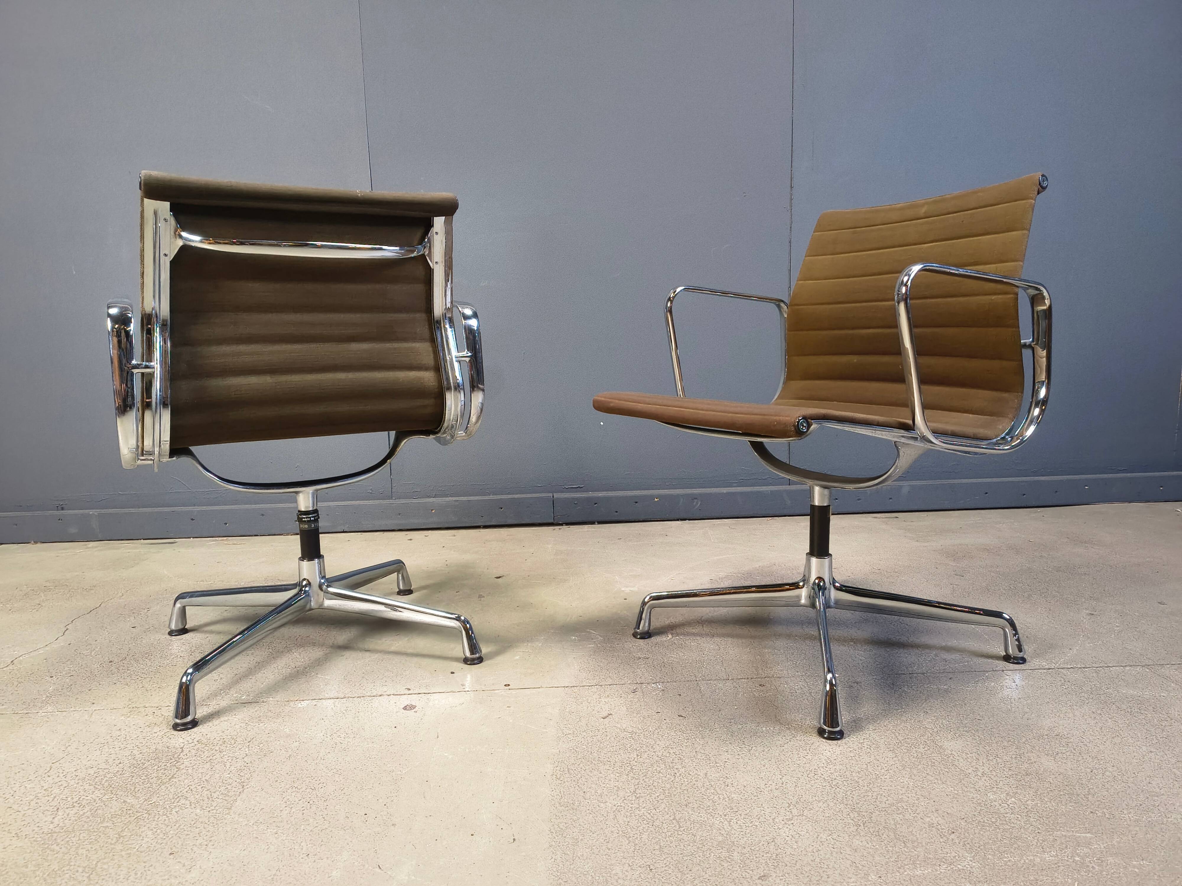 Pair of vintage Eames for Herman Miller EA108 alu range office/desk chairs, 1980