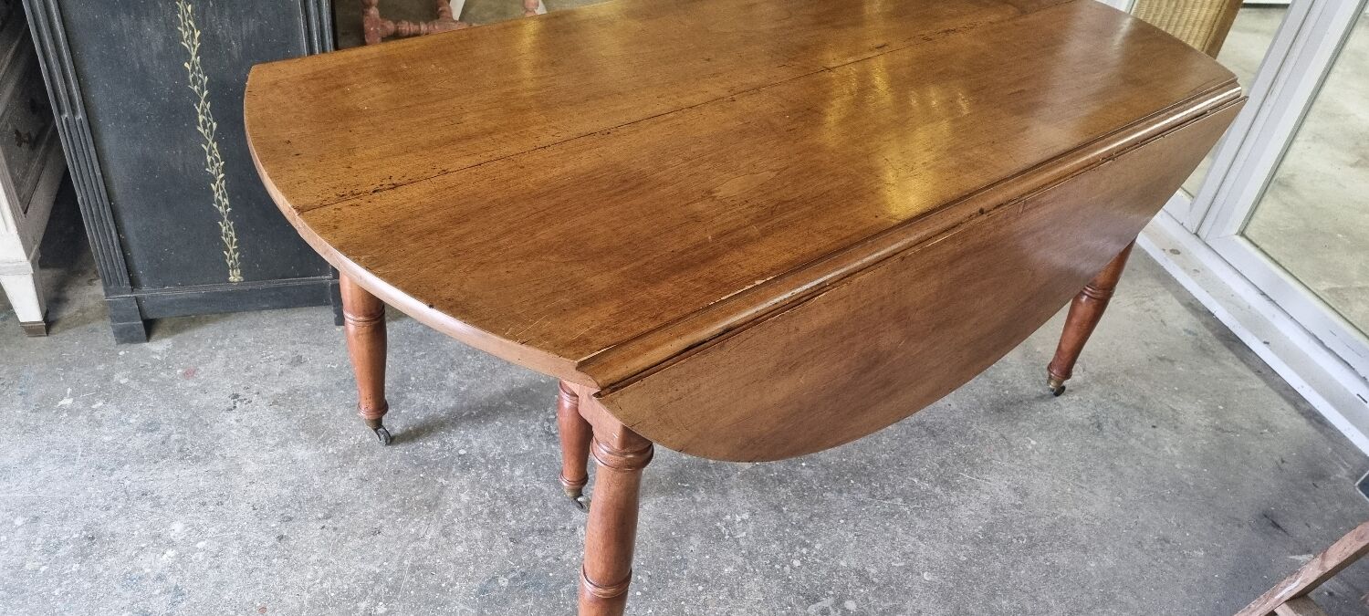 Oval table directorate early 19th