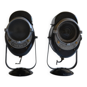 Paire d'anciens projecteurs