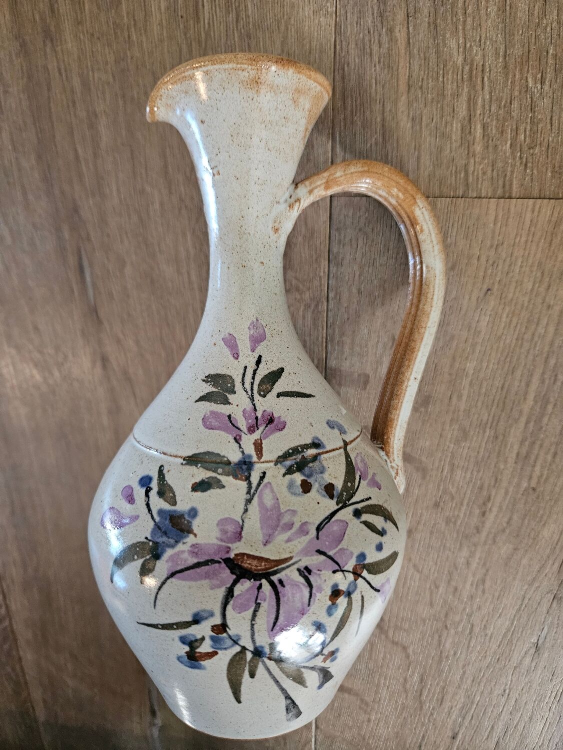Carafe or jug in stoneware with hand-painted floral motifs