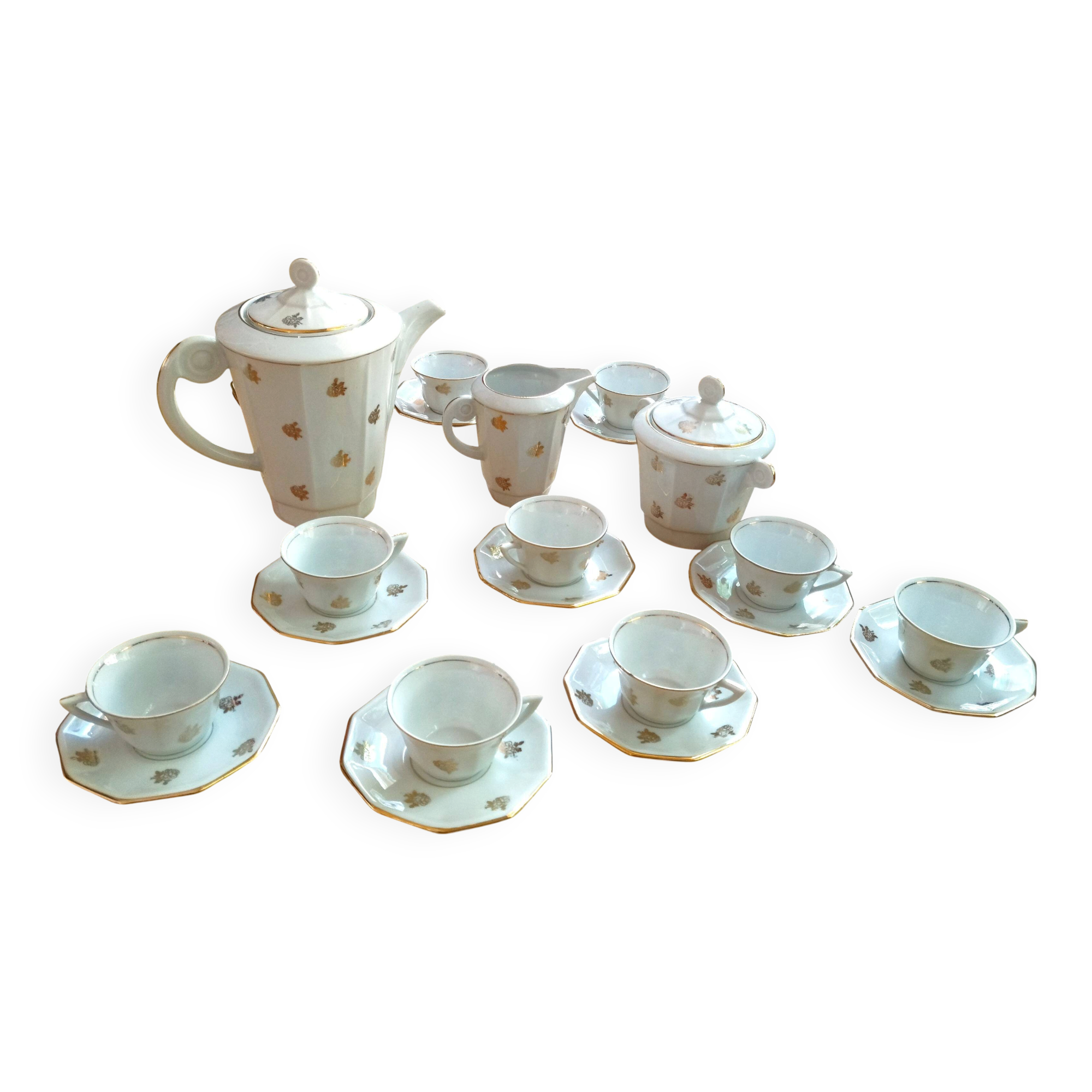 Antique coffee or tea service in fine porcelain from the 1930s.