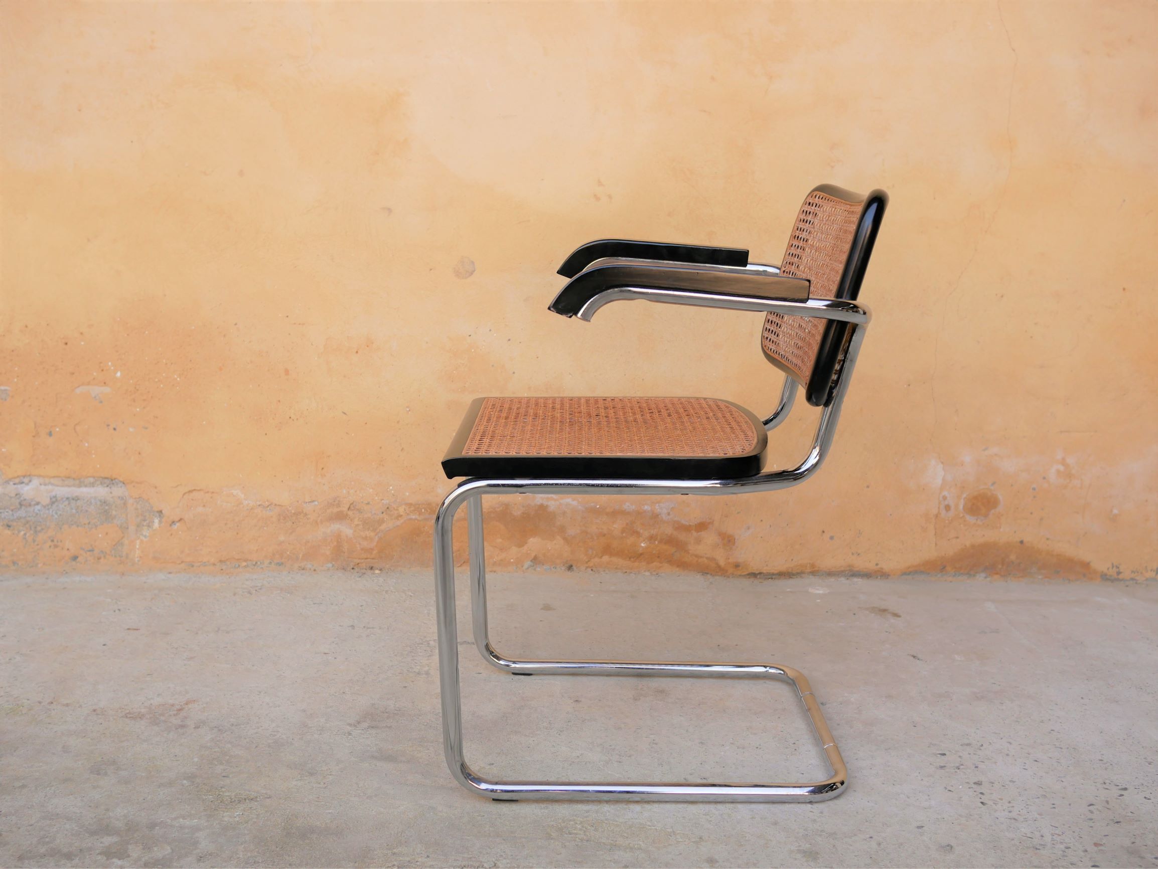 Fauteuil B64 par Marcel Breuer