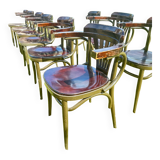 16 Chaises Bistro avec des pieds metal