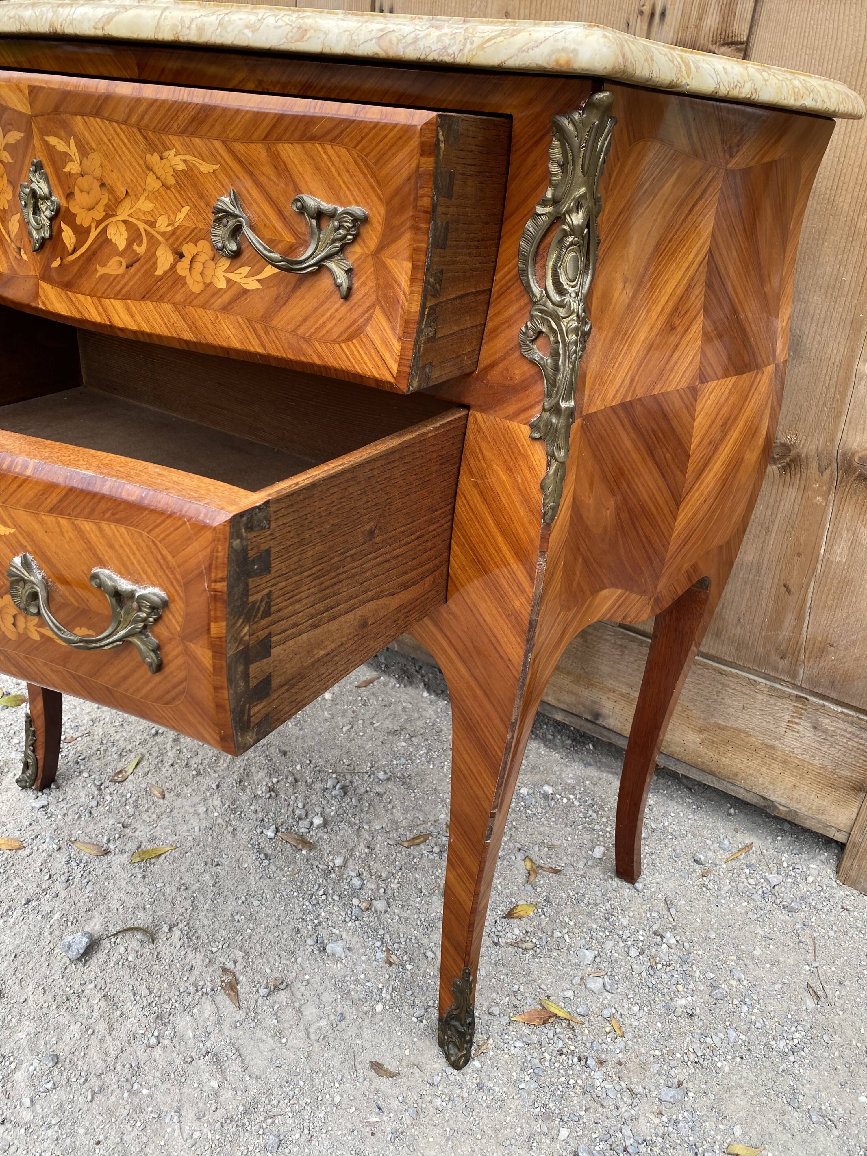 Chest of drawers Louis XV