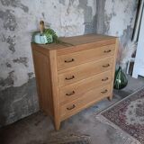 Wooden chest of drawers