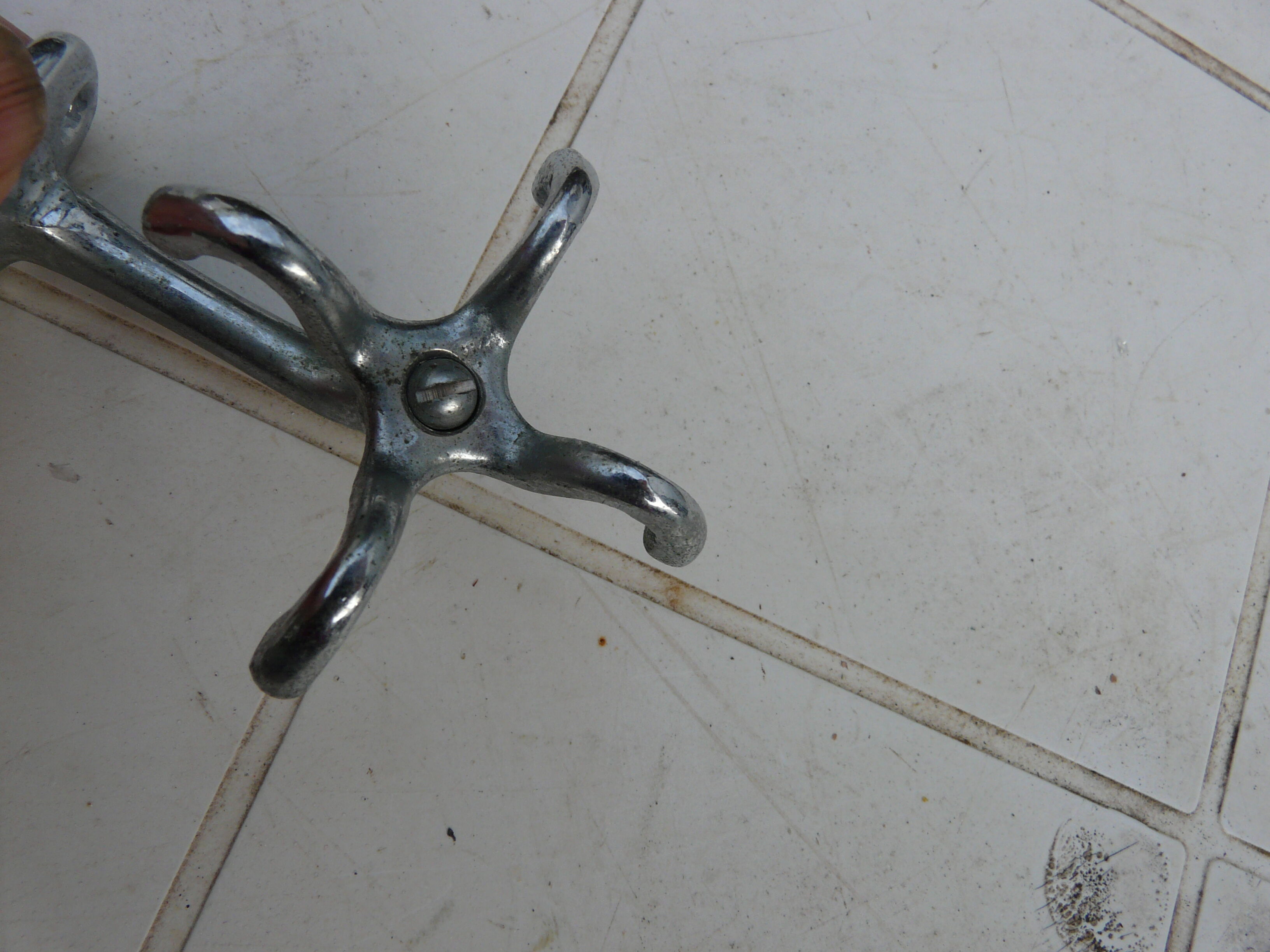 Towel rack or glove rack chromed metal e art deco bathroom accessory